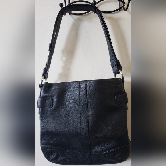 Coach Pebble Leather Crossbody/Shoulder bag Vintage Black EUC - Picture 4 of 7